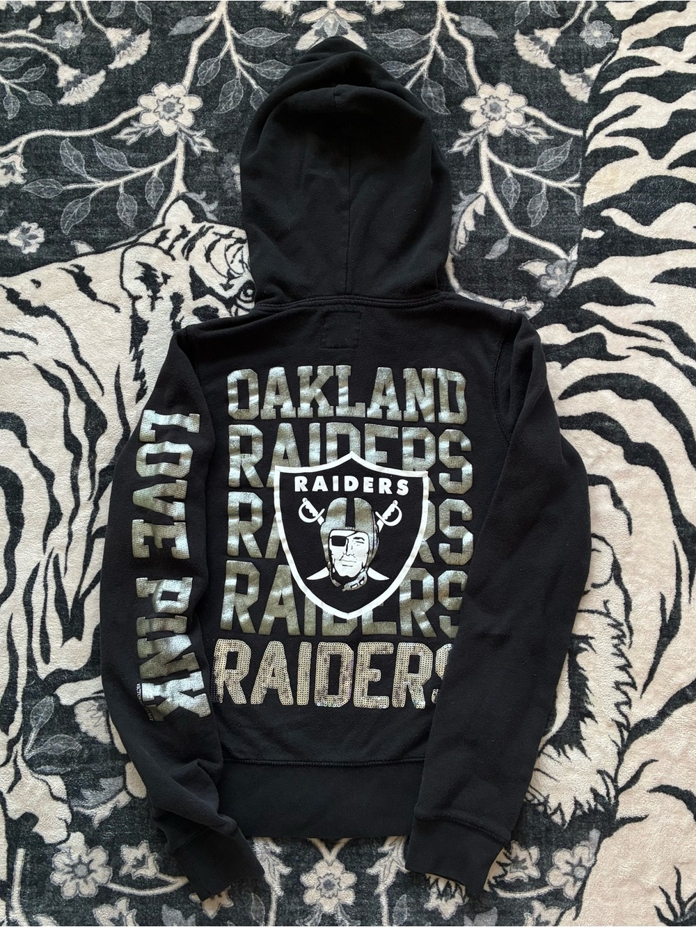 010 - WOMENS VICTORIAS SECRET PINK NFL RAIDERS HOODIE